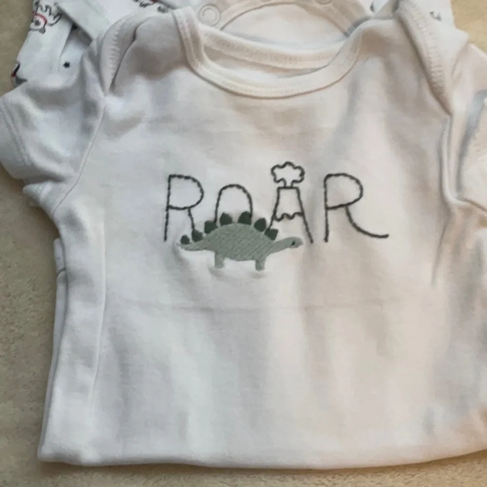 Simple Kids One Pieces Bodysuits - White and Gray